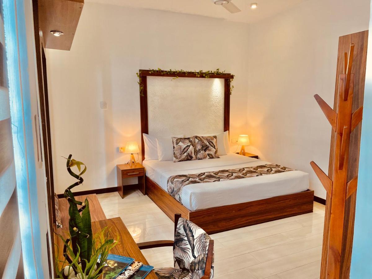 8 Plus Motels Negombo Luaran gambar