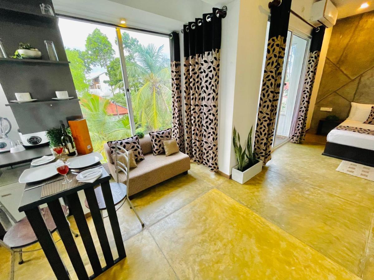 8 Plus Motels Negombo Luaran gambar